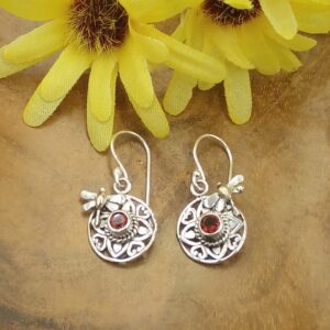 Bali silver earring with garnet