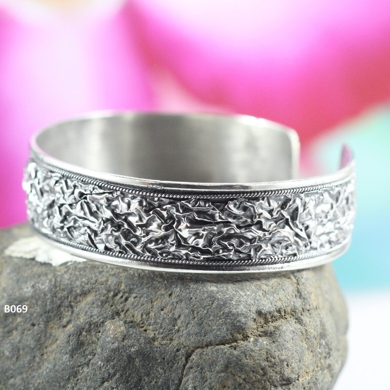 Silver Bracelet Bali Cuff B069W346
