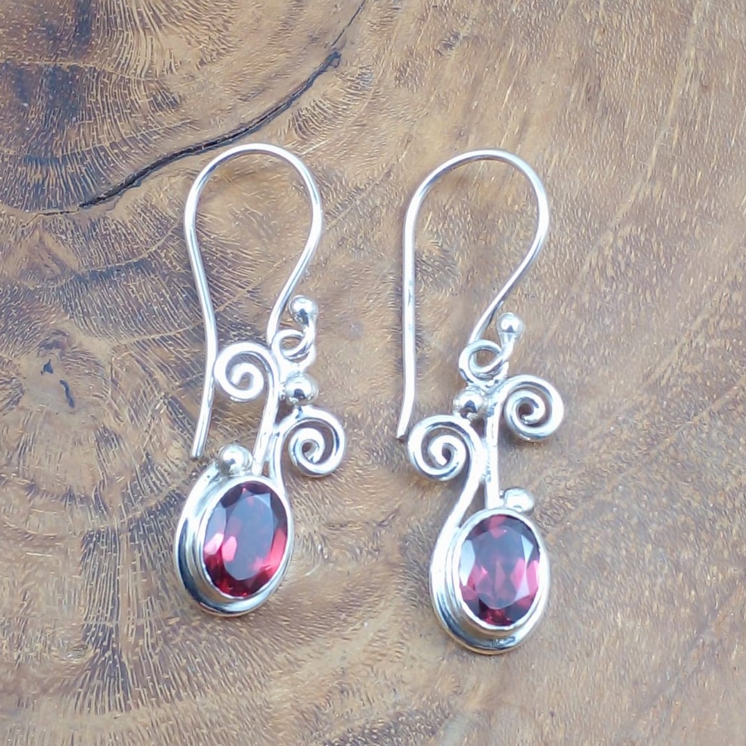 Bali Oval Garnet Silver Earrings