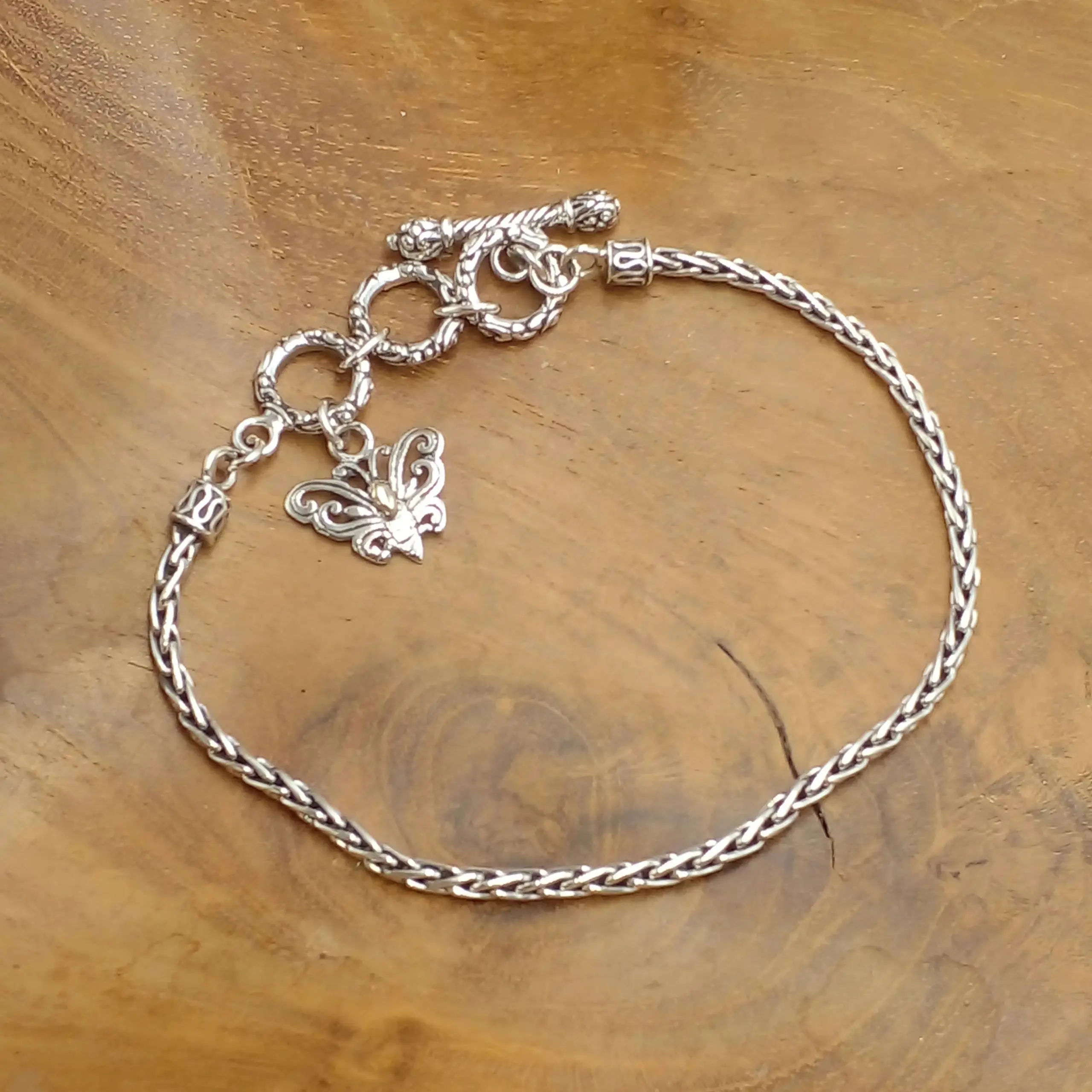 Balinese Silver Chain Bracelet with Butterfly Ornament B686W632