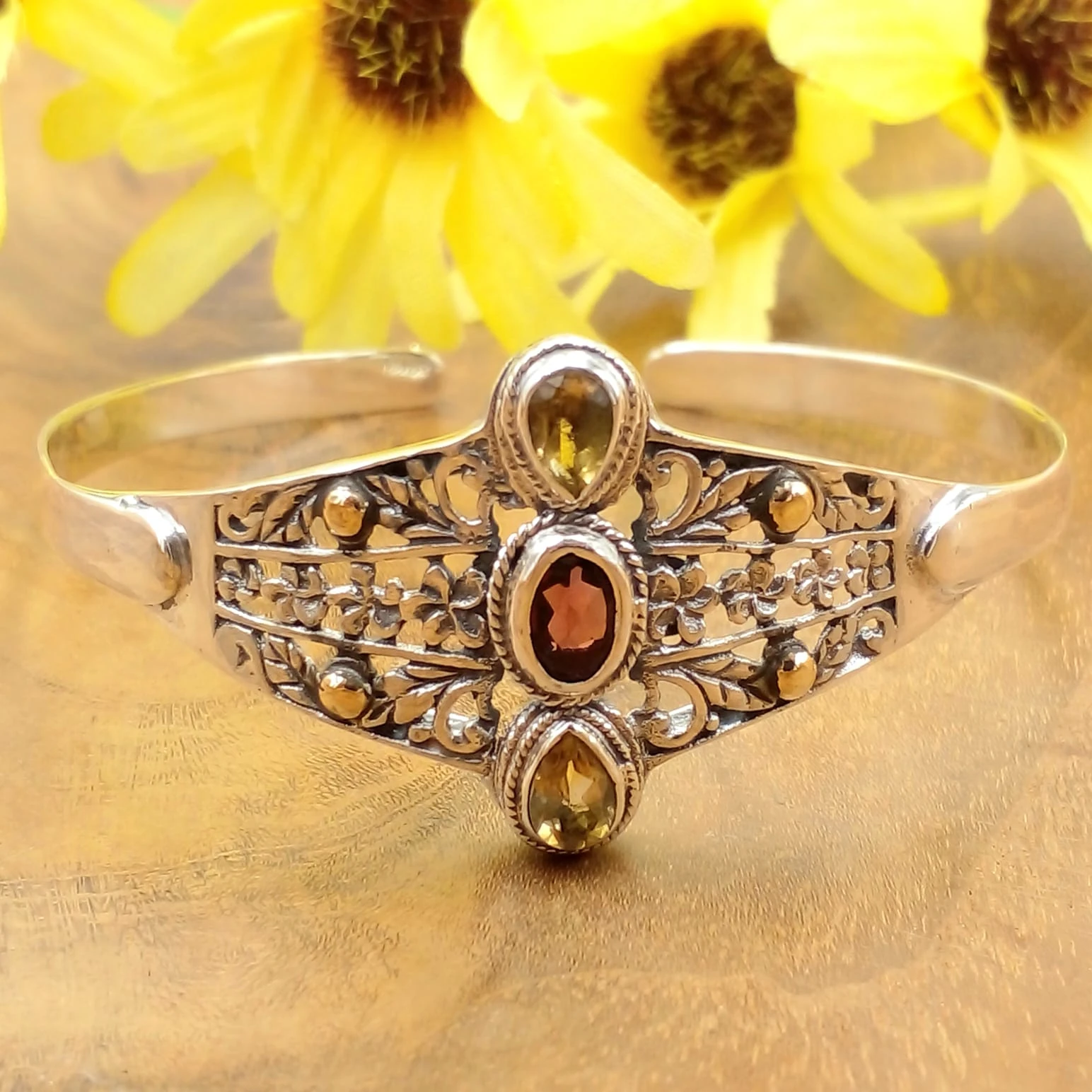 925 Sterling Silver Cuff Bracelet – Balinese Floral Engraved with Citrine & Garnet Stones B654GCT-W674
