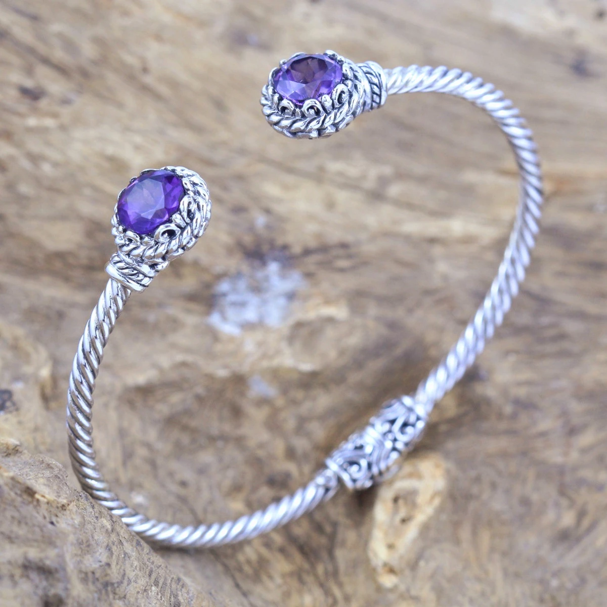 Cable Bracelet With Gems B396AMYW947