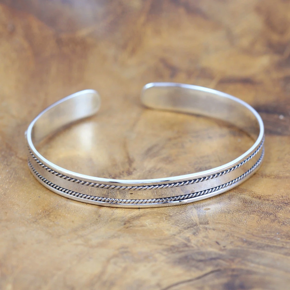 Balinese Silver Bracelet With Water String B472W600