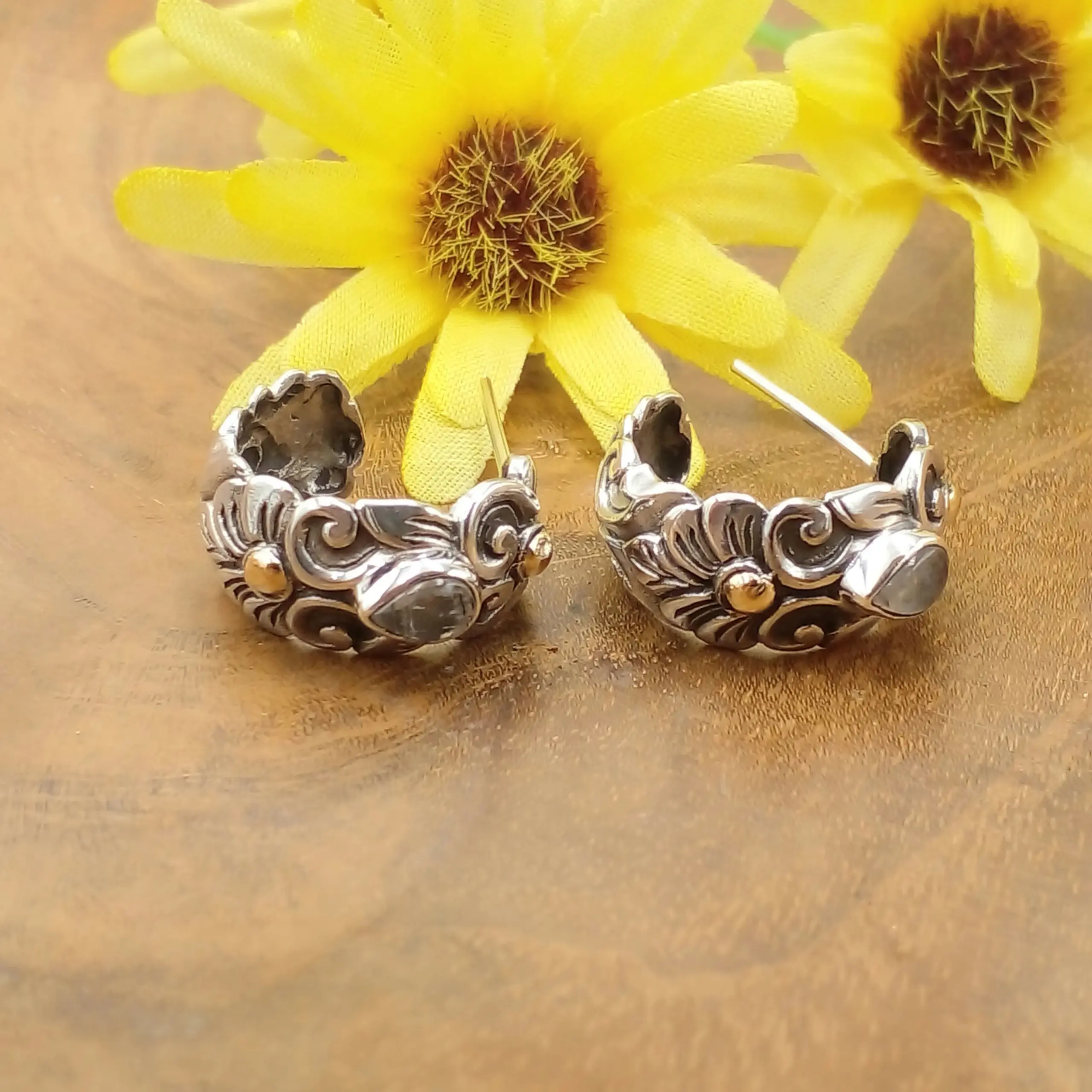 Balinese Carved 925 Silver Earrings with Stones & Gold Accents E1726GRO-W508