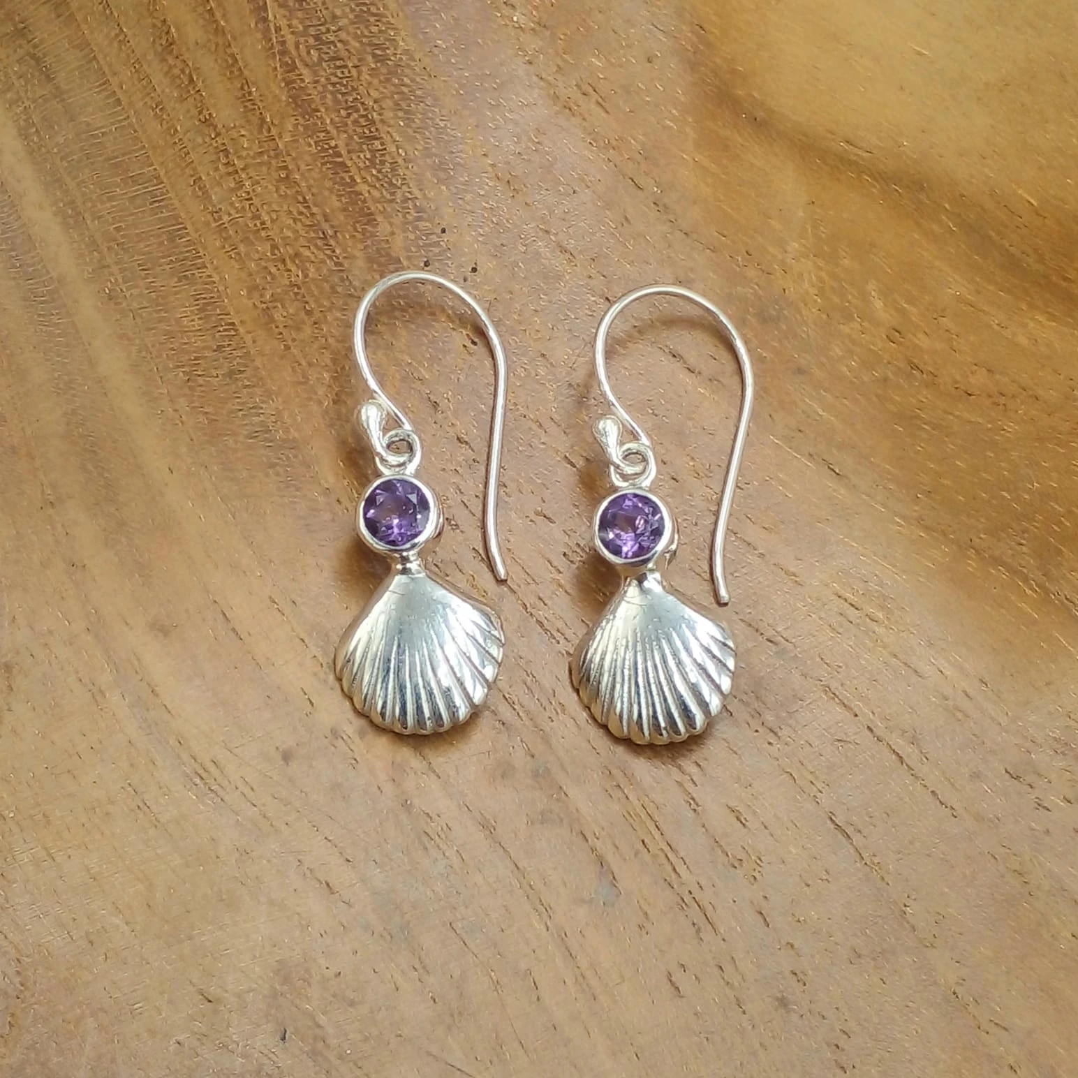 Shell Earrings With Gems E1871AMYW250