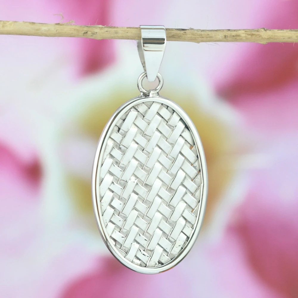925 Sterling Silver Classic Woven Oval Pendant P539W190