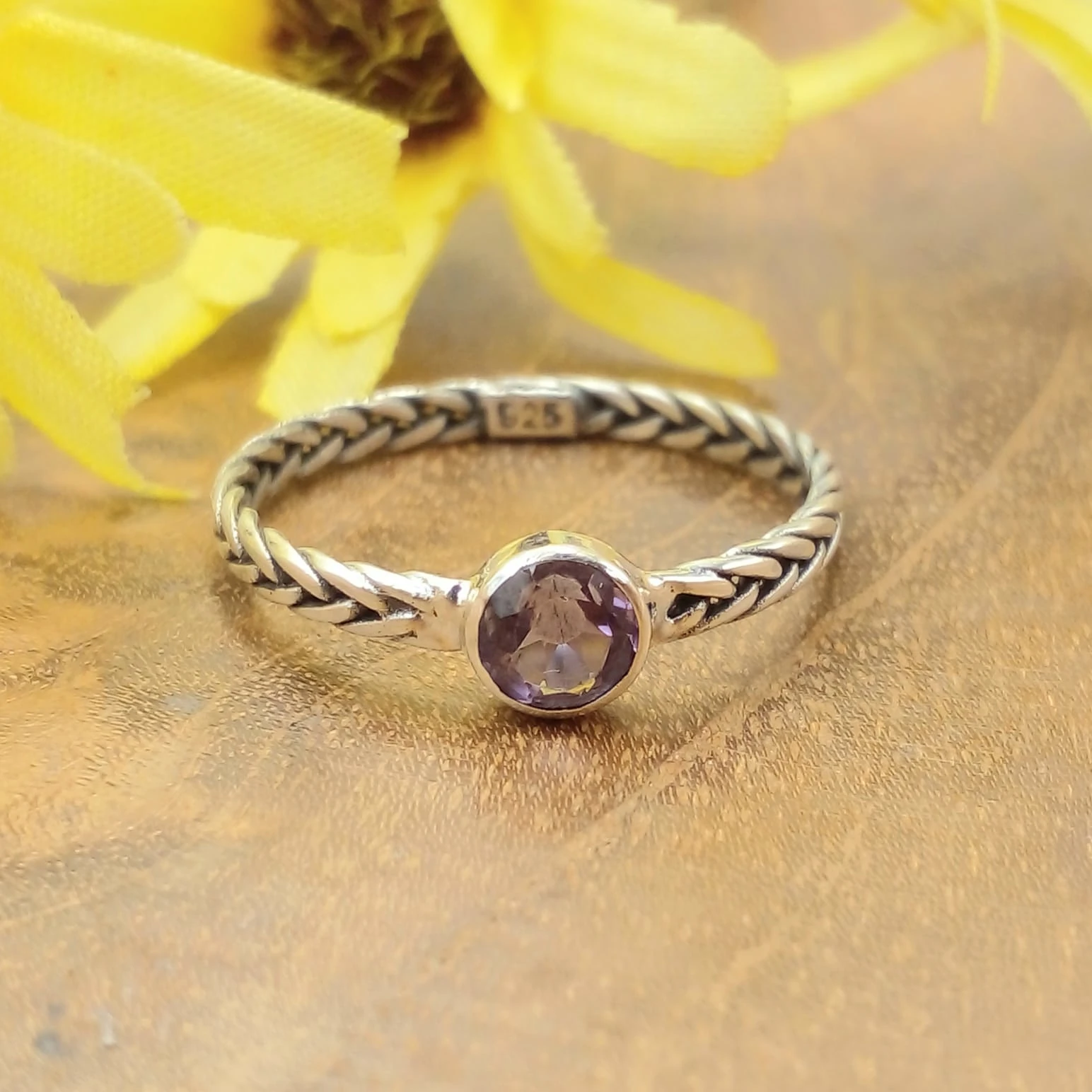 925 Sterling Silver Women's Ring with Natural Amethyst Stone R633AMYW115