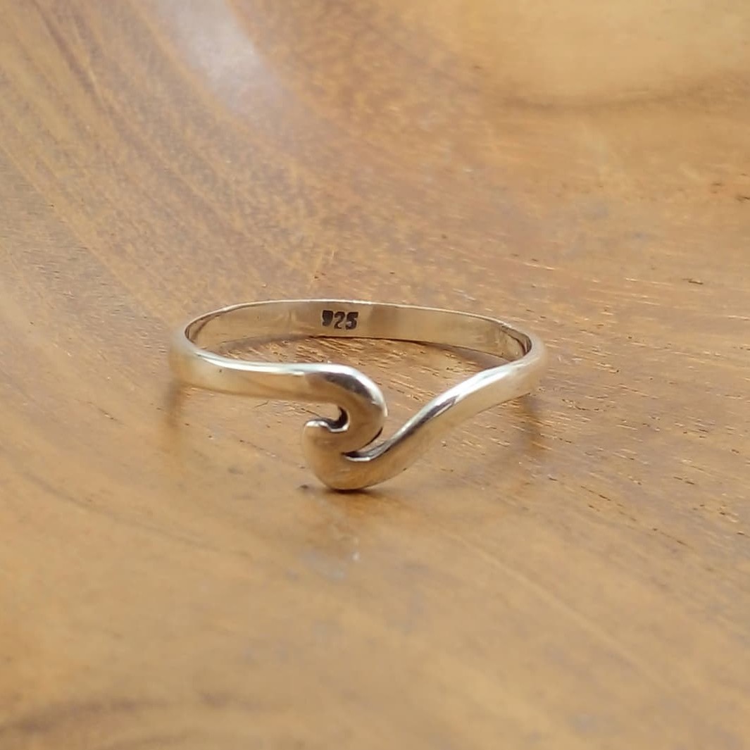 925 Sterling Silver Ring with Ocean Wave Motif R703W95