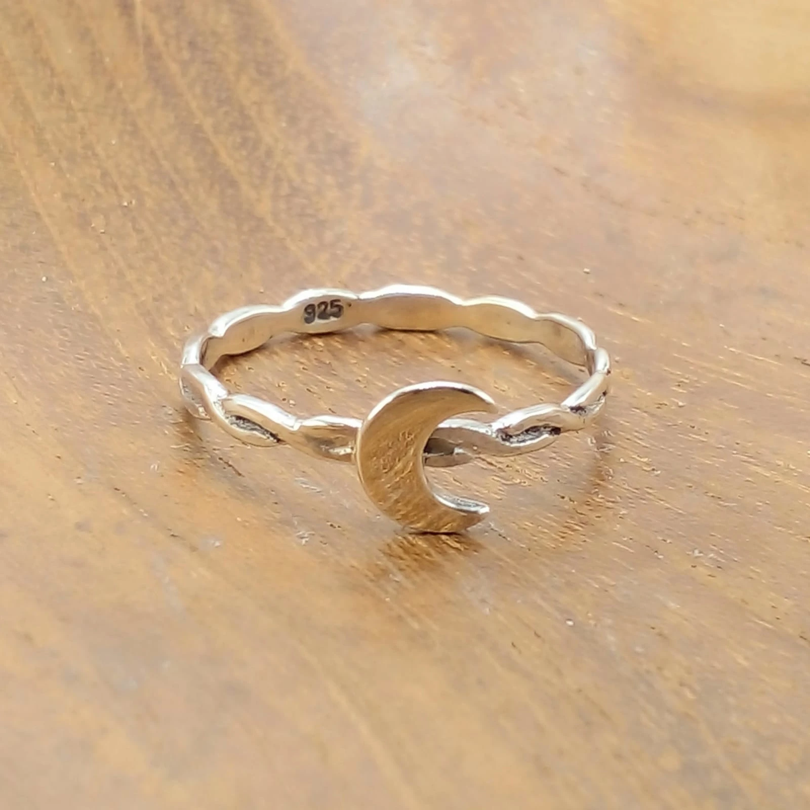 925 Sterling Silver Crescent Moon Ring R712W95