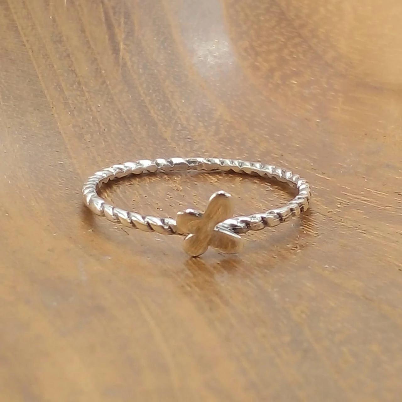 Twist Ring With Butterfly R713W95