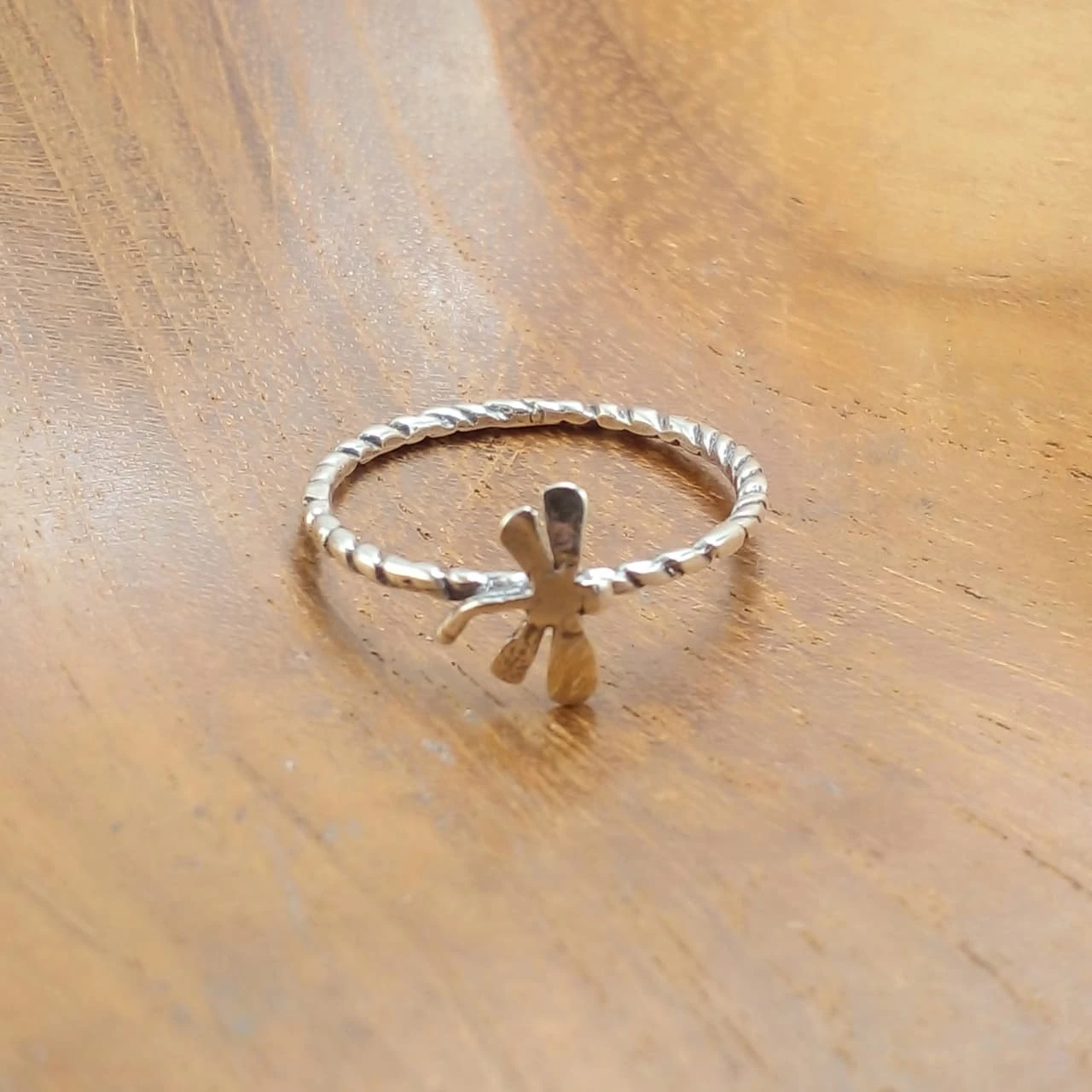 Minimalist Dragonfly Silver Ring R715W85