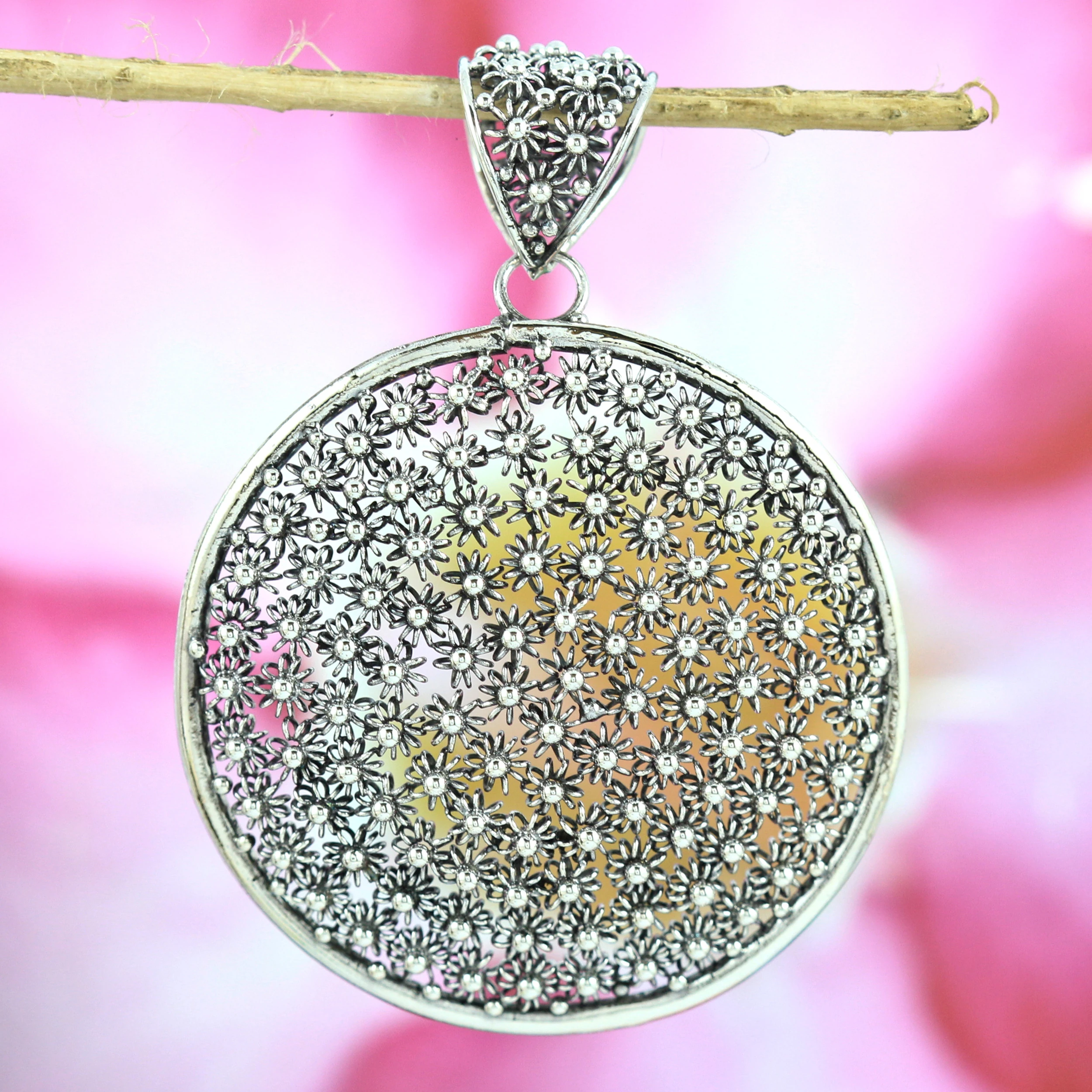 Round Silver Pendant with Classic Balinese Floral Interlace Motif P219W369