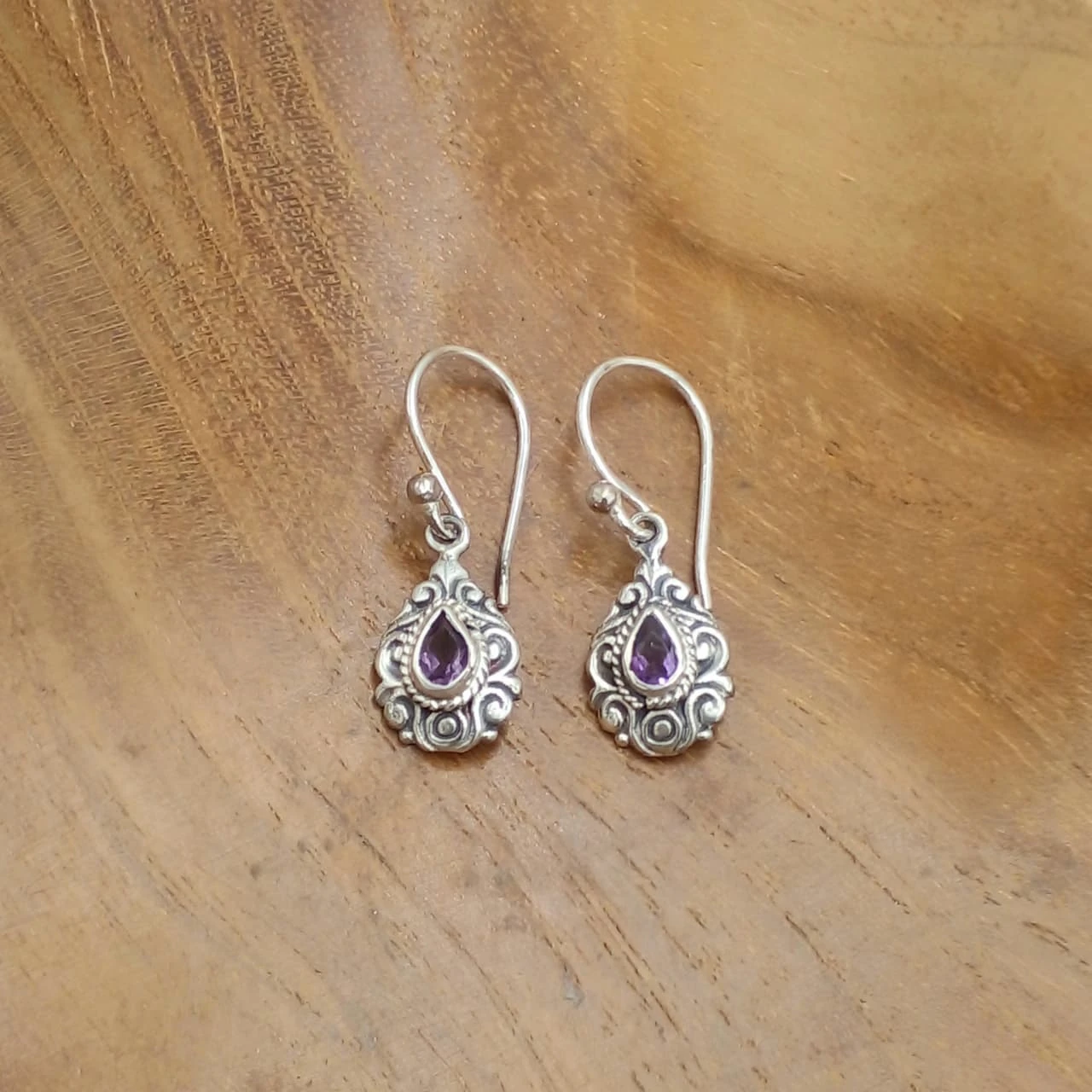 Traditional Balinese Silver Earrings with Amethyst Gemstones E1867AMYW150
