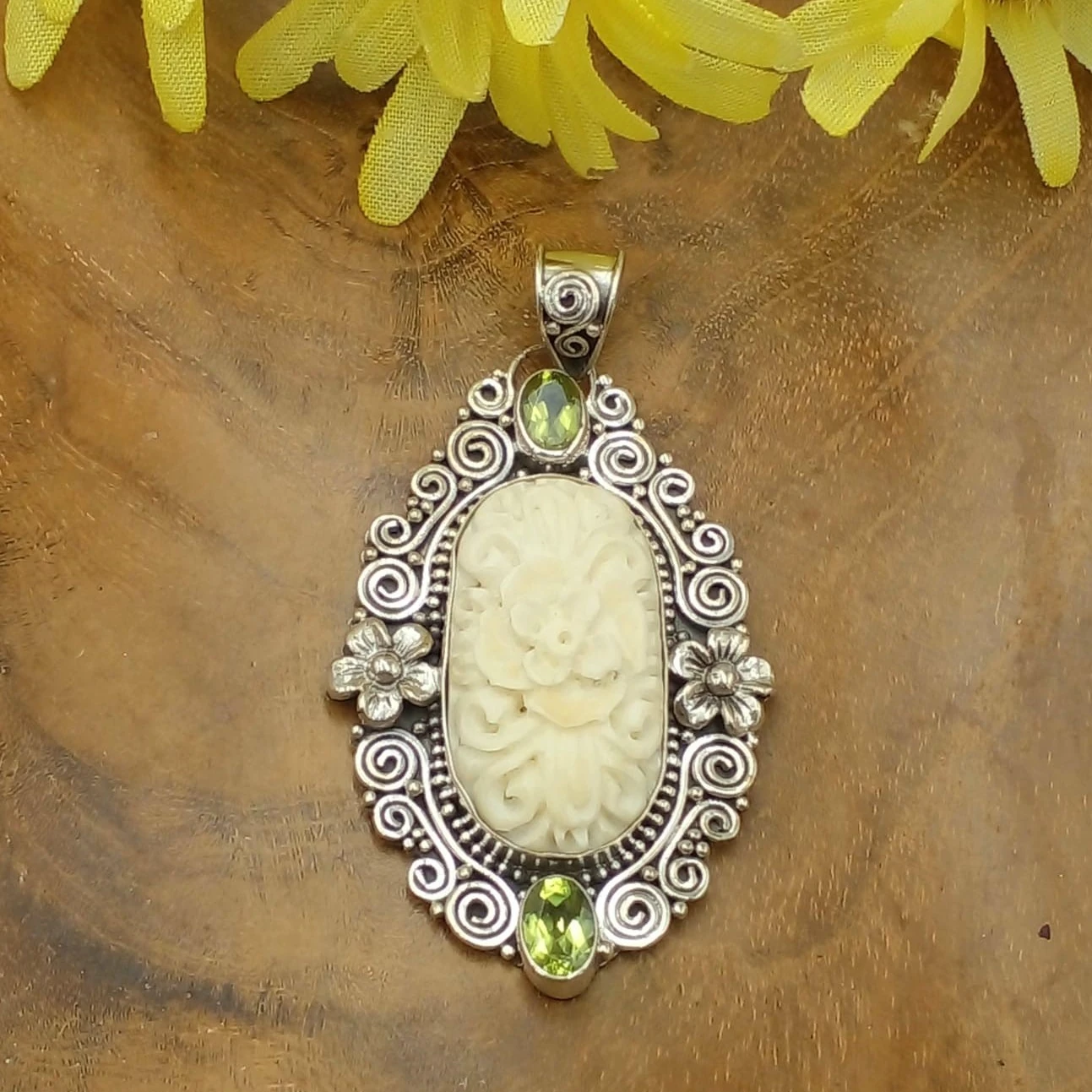 Carved Silver Flower Pendant with Gemstone P875PRDW563