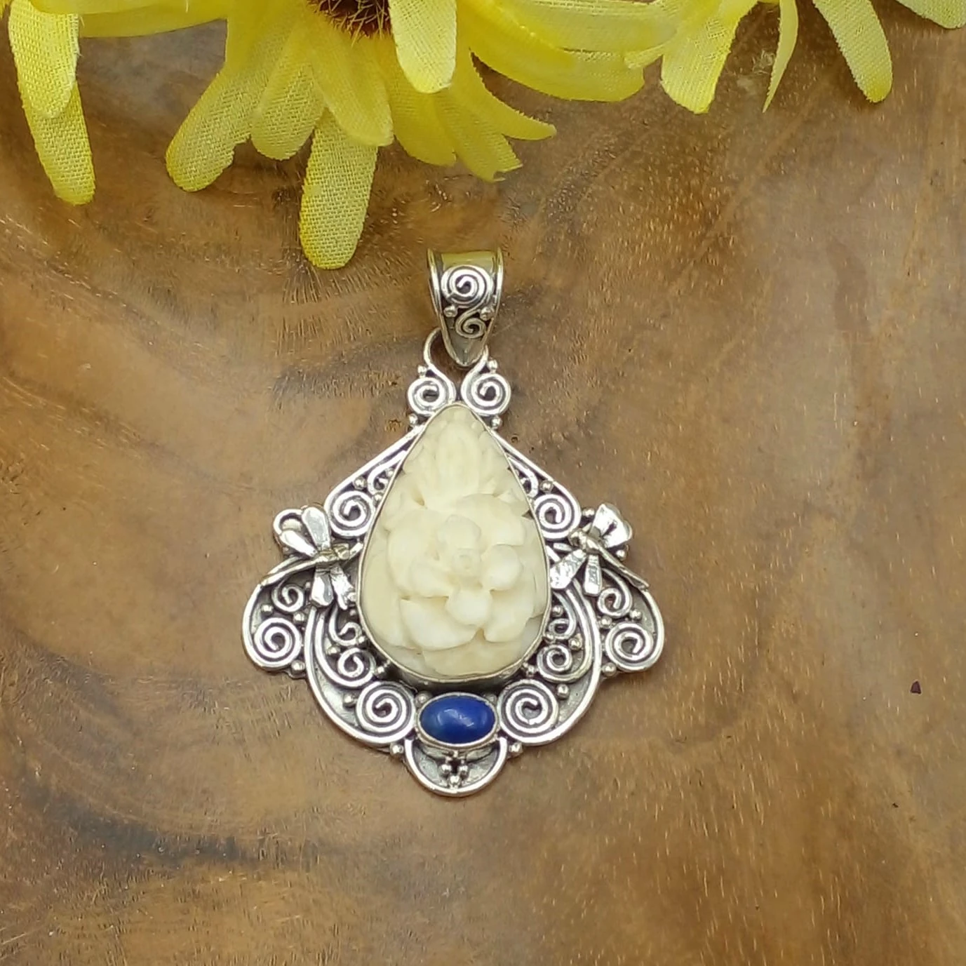 Carved Cow Bone Flower Pendant with Gemstone P876LPZW434