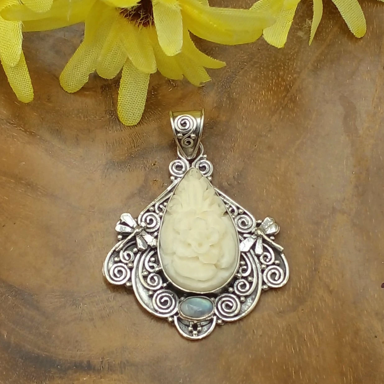 Carved Cow Bone Flower Pendant with Gemstone P876LPZW434