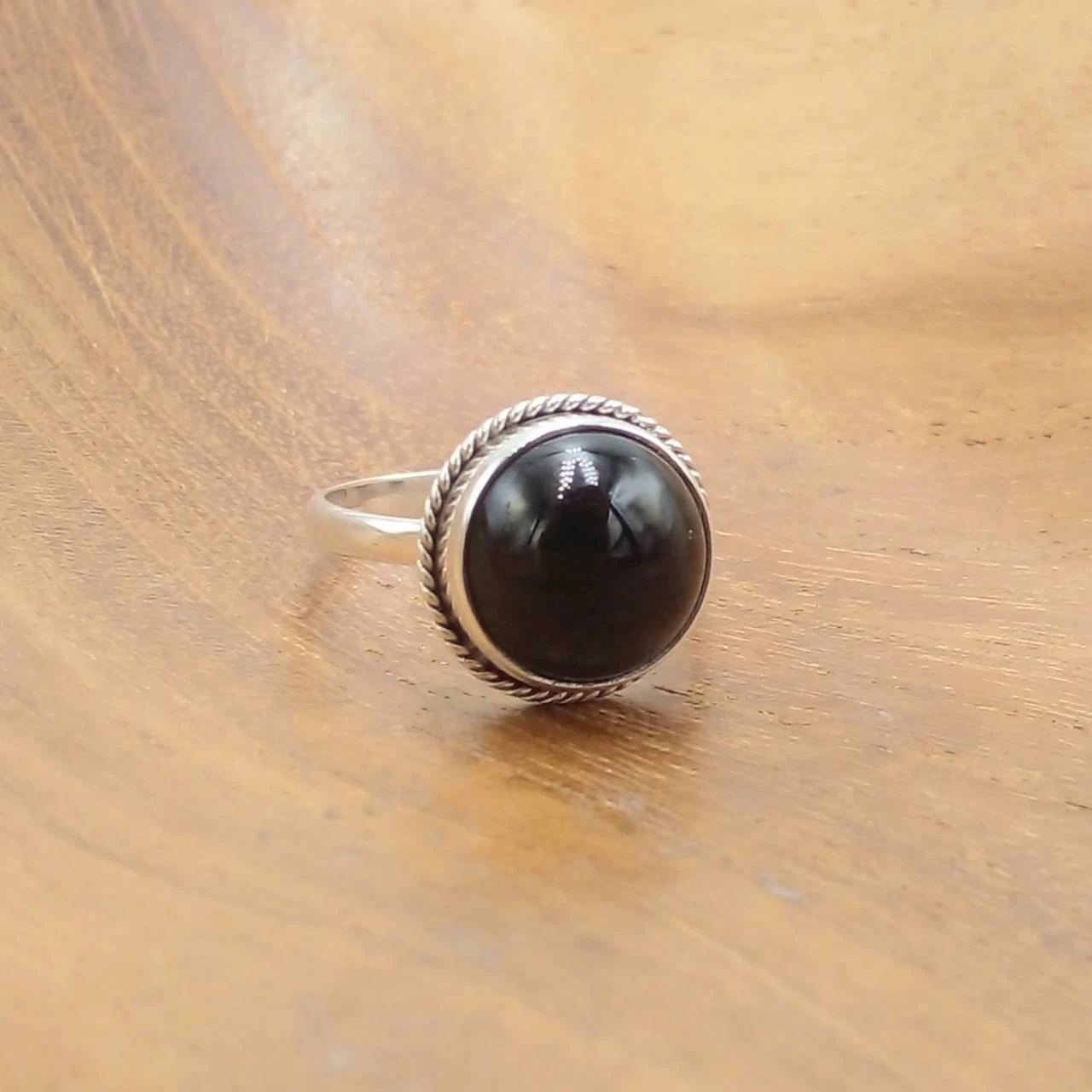 Round Black Onyx Solitaire Silver Ring R760BLX-RDW170