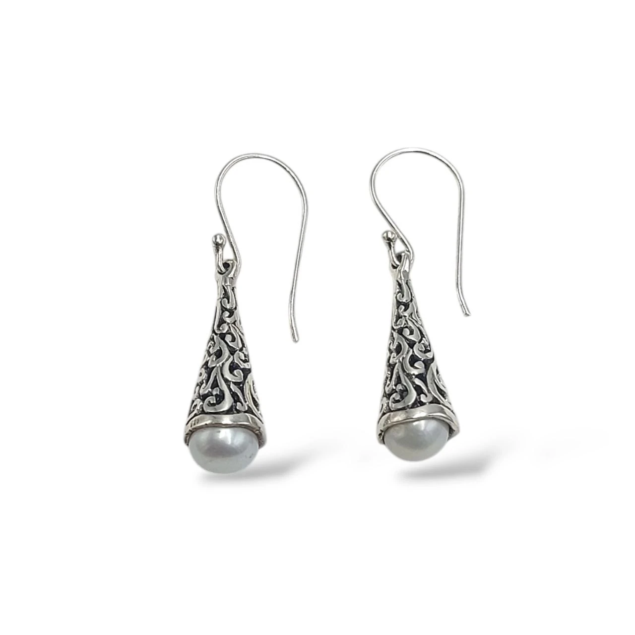 925 Bali Silver Earrings with Filigree Carving and Freshwater Pearl E1646MWTW300