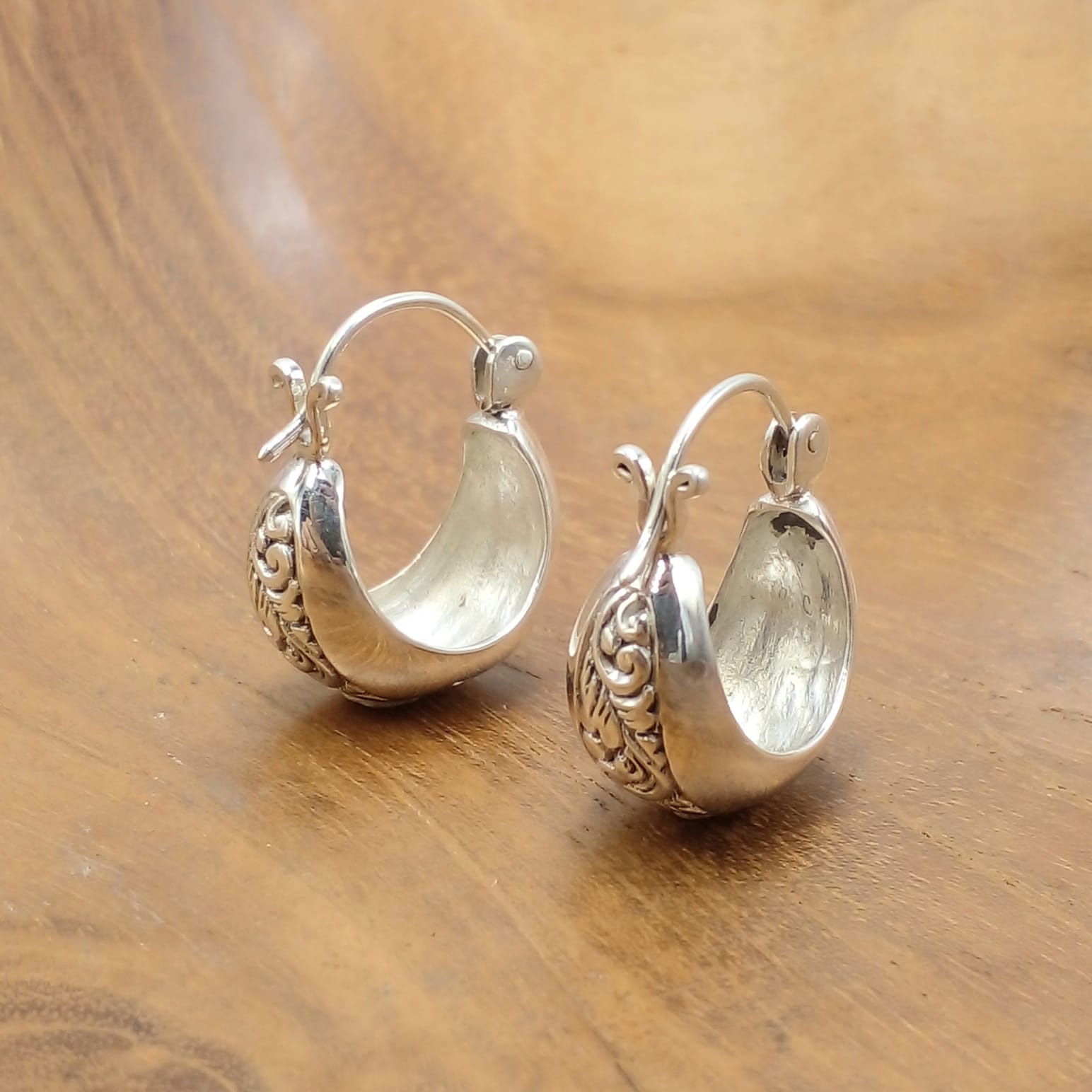 Balinese Carved Silver Hoop Earrings E1845W220