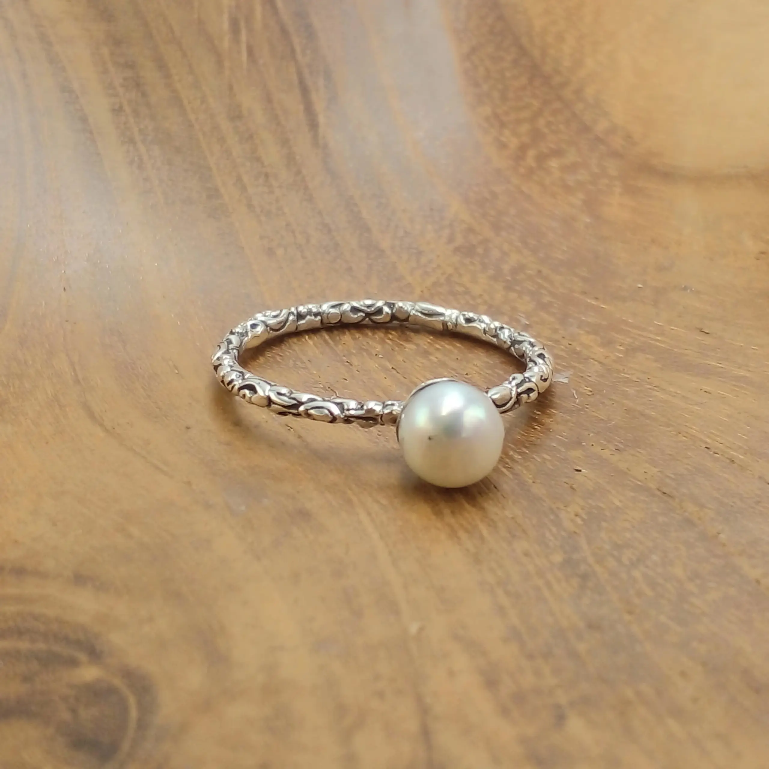 Balinese Carved Silver Ring with Pearls R683MBKW75