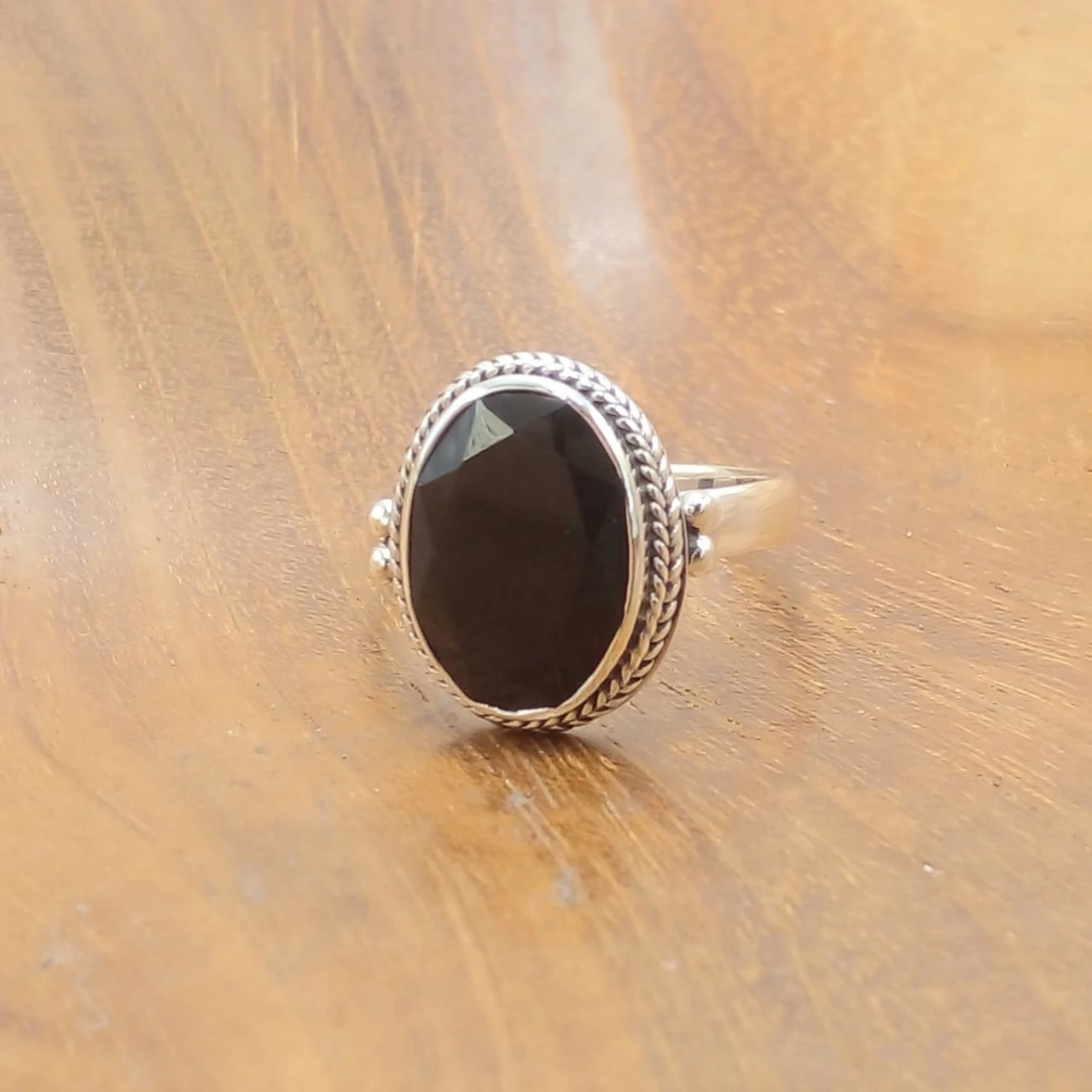 925 Sterling Silver Bali Ring with Oval Onyx Stone and Rope/Water-Wave Carving R776BLC-W280